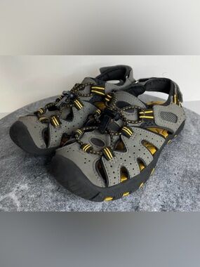 💛 Khombu Kids Outdoors Waterproof Sandals Shoes 13